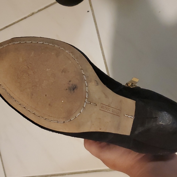 Vince Camuto black booties - Picture 4 of 4